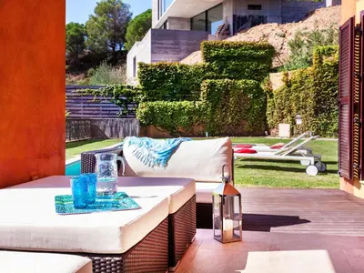 Jardín al aire libre en Holiday Home Jandalo Berria by Interhome