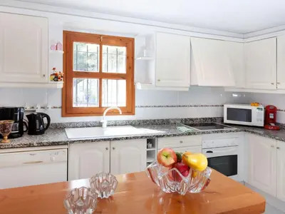 Una cocina o zona de cocina en Holiday Home Cabanyes by Interhome