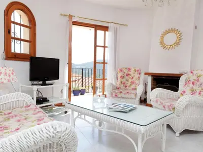 Una televisión o centro de entretenimiento en Holiday Home Cabanyes by Interhome