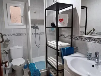 Un baño de GARDEN'S SEA PiNEDA DE MAR