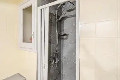 Un baño de WELCS ESTUDIO 156 PDA en el centro