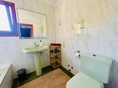 Un baño de Casa Hermanos by Costabravaway