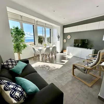 Apartamento en primera linea con vistas al mar - VistaMar Blanes