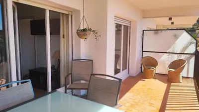 Zona de estar de Pau Picasso – Terraza con Vistas en Tossa