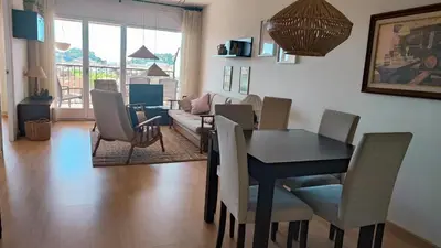 Zona de estar de Pau Picasso – Terraza con Vistas en Tossa