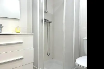 Un baño de LETS HOLIDAYS House beach in Cala Salions
