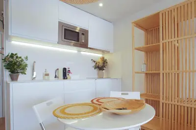 Una cocina o zona de cocina en Apple Beach Studio by BHomesCostaBrava