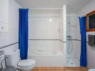 Un baño de Ideal vacation home for families with children