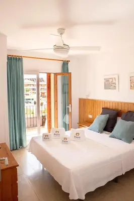 Cama o camas de una habitación en Vista mar en S'Agaró a 100m de la playa