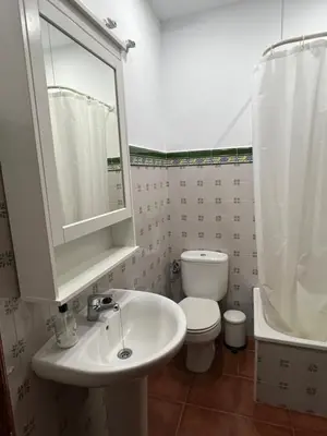Un baño de Apartment Old Town 100m from beach - 3 bedrooms