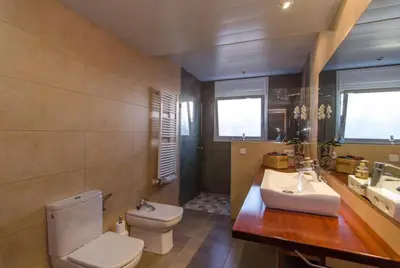 Un baño de Club Villamar - Issei