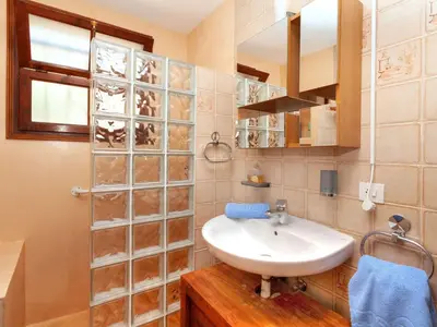 Un baño de Holiday Home La Plaza by Interhome
