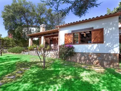 Jardín al aire libre en Holiday Home La Plaza by Interhome