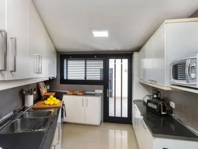 Una cocina o zona de cocina en Villa Bayside by Interhome