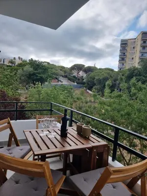 Un balcón o terraza de Apartamento NINES moderno y céntrico, en zona tranquila cerca de la playa