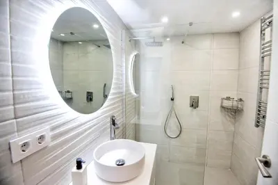 Un baño de Amazimg apartment at 200m from the beach
