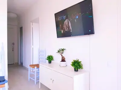 Una televisión o centro de entretenimiento en ANANDA Pals Beach !!