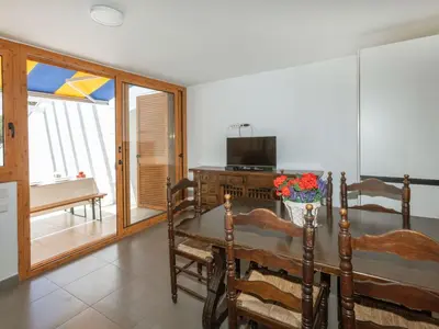 Una televisión o centro de entretenimiento en Holiday Home Los Pinos by Interhome