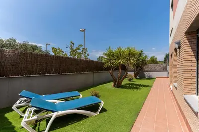 Jardín al aire libre en PJS – Terraza, Piscina y Parking en Tossa