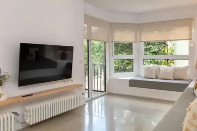 Una televisión o centro de entretenimiento en Flateli Lorenzana 35 A