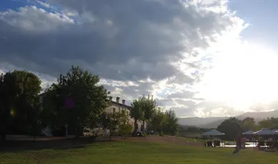 Paisaje cerca of this country house