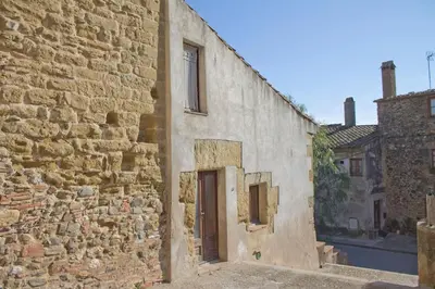 Plano de 'La Petita' Cruilles Costa Brava Chic Welcoming Cottage Medieval Village