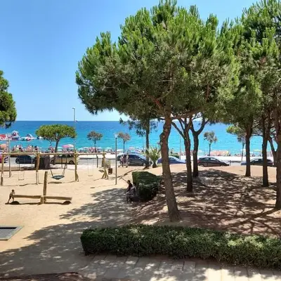 Unique apartment with direct sea view along the beach in S'Abanell Central Park Blanes