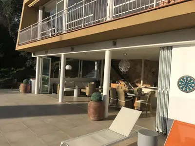 Un balcón o terraza de Magnifique villa vue mer à 1km des plages