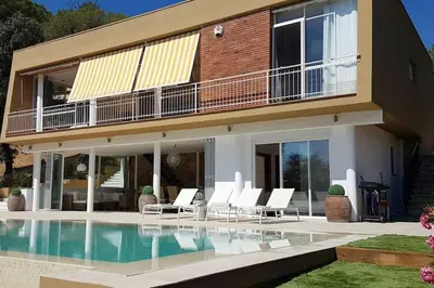 Piscina en o cerca de Magnifique villa vue mer à 1km des plages