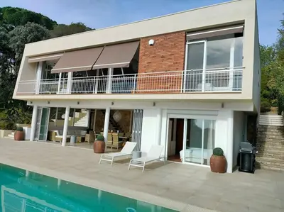 Piscina en o cerca de Magnifique villa vue mer à 1km des plages