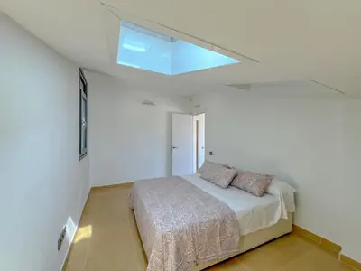 Cama o camas de una habitación en Vivalidays Dali - Costa Brava