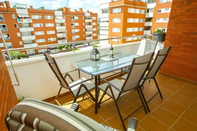 Un balcón o terraza de AL46 - Apartamento moderno playa Fenals