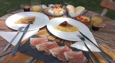 Comida en o cerca de este apartamento