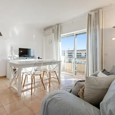 Hauzify I Apartament Apolo