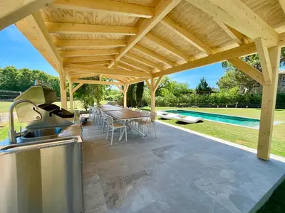 Piscina en o cerca de MAS PUIG PIQUÉ - piscina privada, porche, BBQ, y WIFI - 15 PERSONAS
