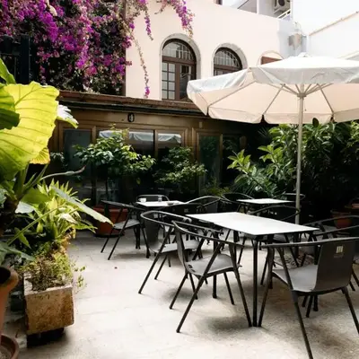 Vintage Hotel Mercedes