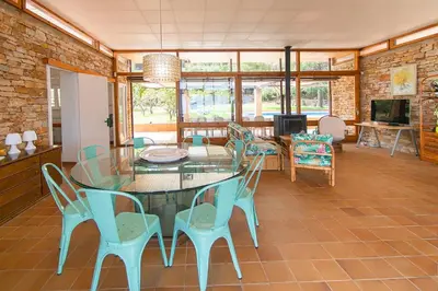 Zona de estar de WELCS CASA IMPRESIONANTE 179 PDA con piscina privada