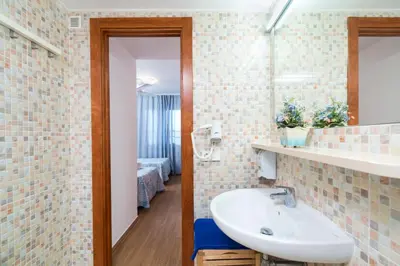 Un baño de Apartaments Els Llorers