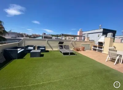 Plano de Ático con terraza enorme
