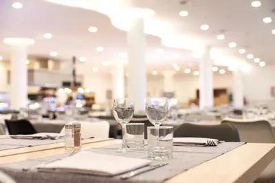 Un restaurante o sitio para comer en DWO Sirius