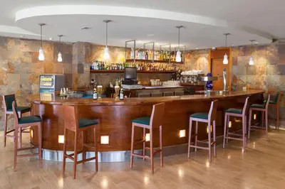 El salón o zona de bar de DWO Sirius
