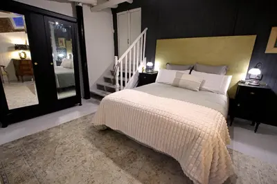 Cama o camas de una habitación en Masia con encanto en el bosque a 10 min de Girona