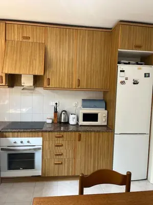 Una cocina o zona de cocina en Amplia casa a 10 min de la playa