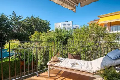 Un balcón o terraza de Apartamento con Piscina céntrico