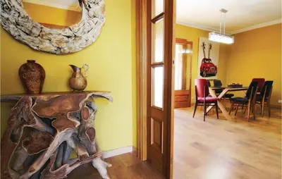 Zona de estar de Lovely Home In St Cebrià De Vallalta