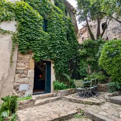 EVH-102 Casa dentro del castillo de Tossa de Mar