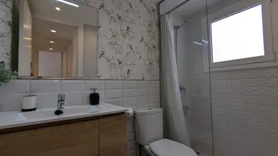 Un baño de EVH-104 Apartamento completo con terraza y parking