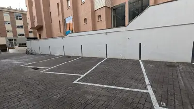 Instalaciones para jugar a tenis o squash en EVH-104 Apartamento completo con terraza y parking o alrededores