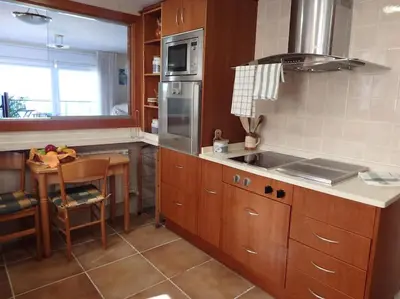 Una cocina o zona de cocina en SEAFRONT VIEW-Nice Appartment in Downtown Blanes