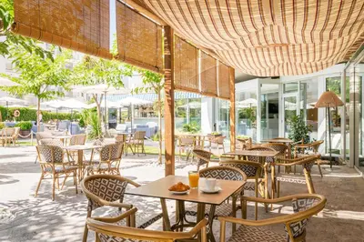 Un restaurante o sitio para comer en ALEGRIA Fenals Mar